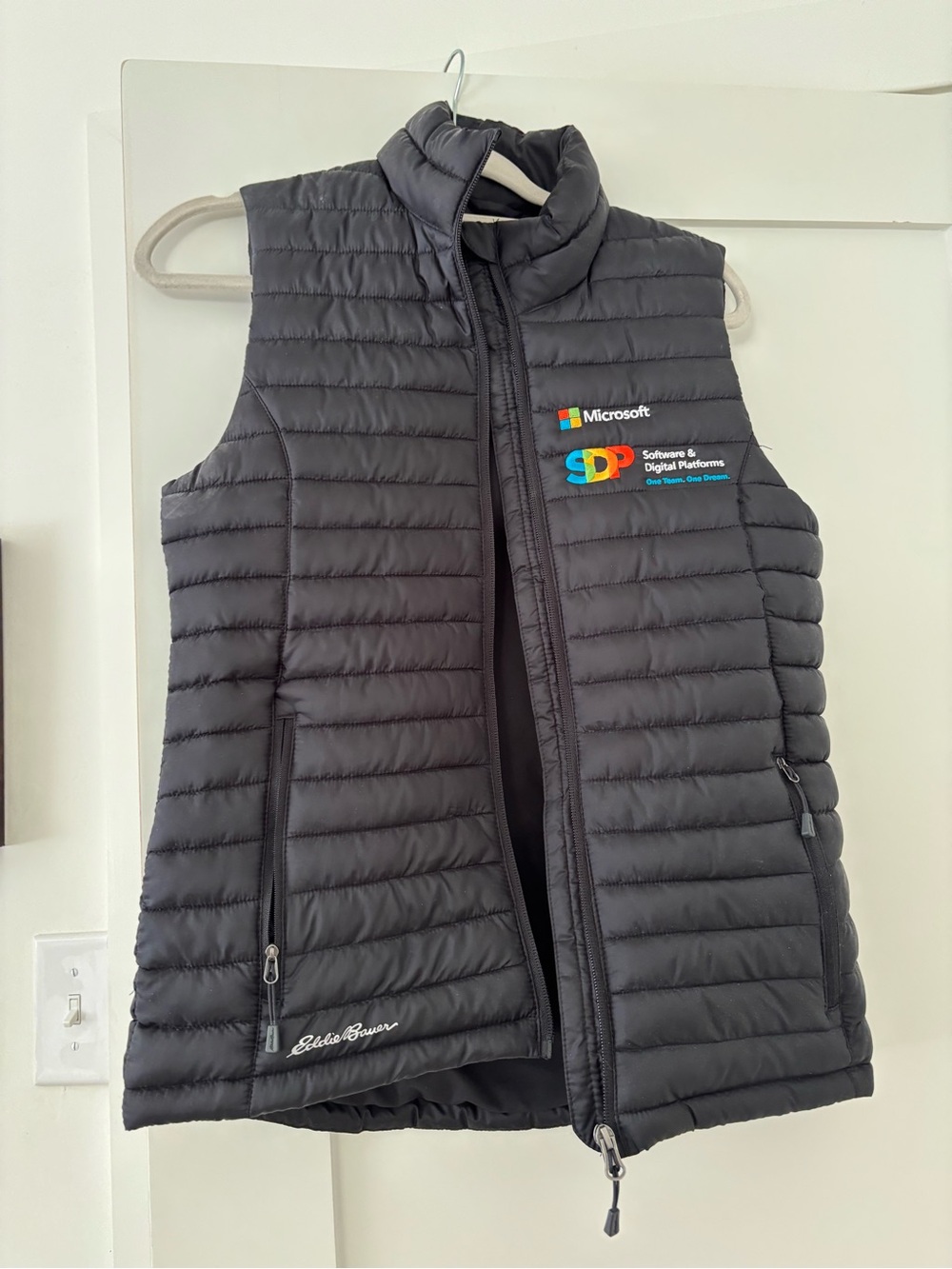 Eddie Bauer Packable Black vest with Contrast Trim